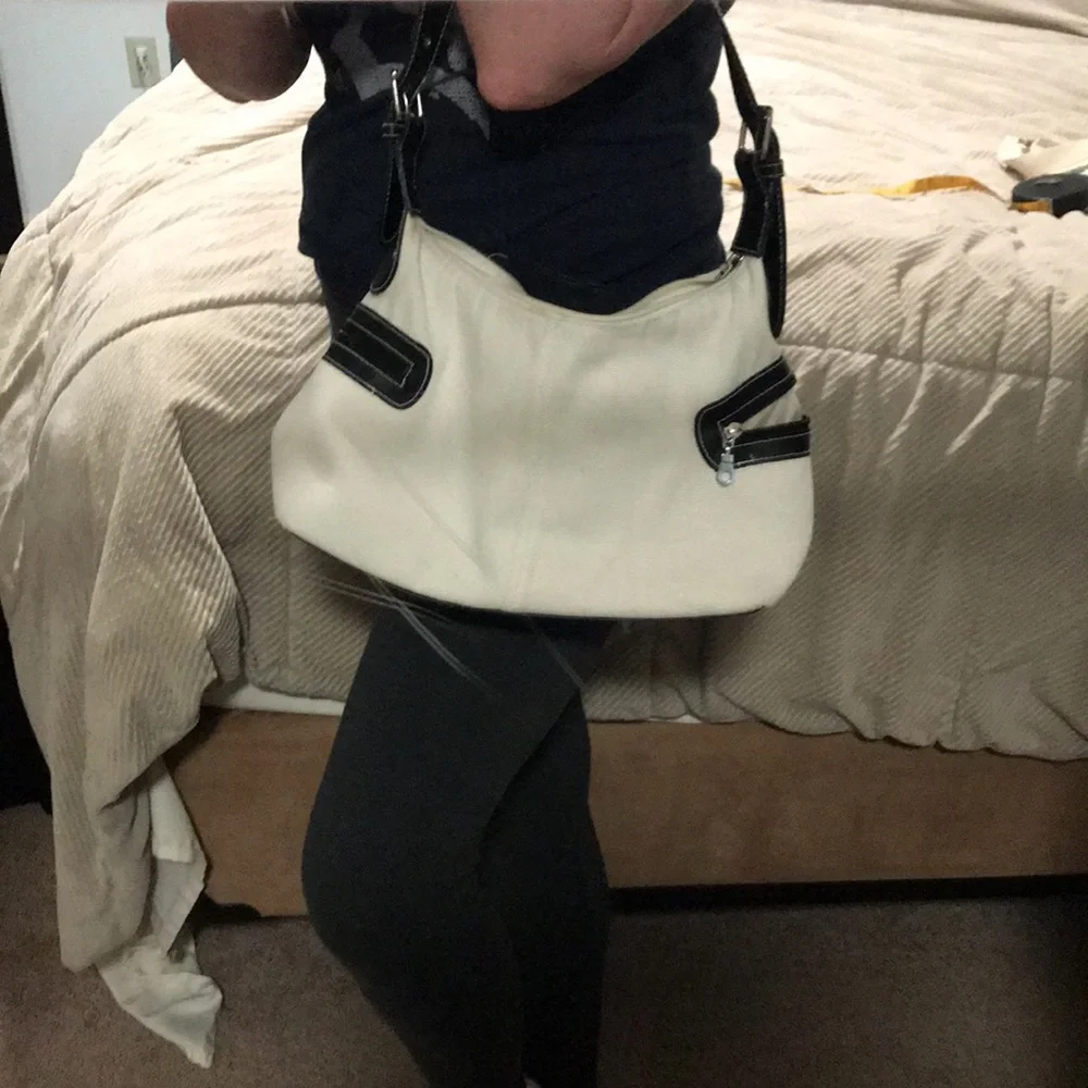 Women’s Black and White Purse - Picture 6 of 6